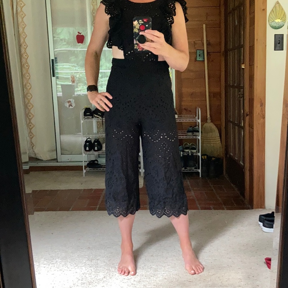 Eyelets & Bow